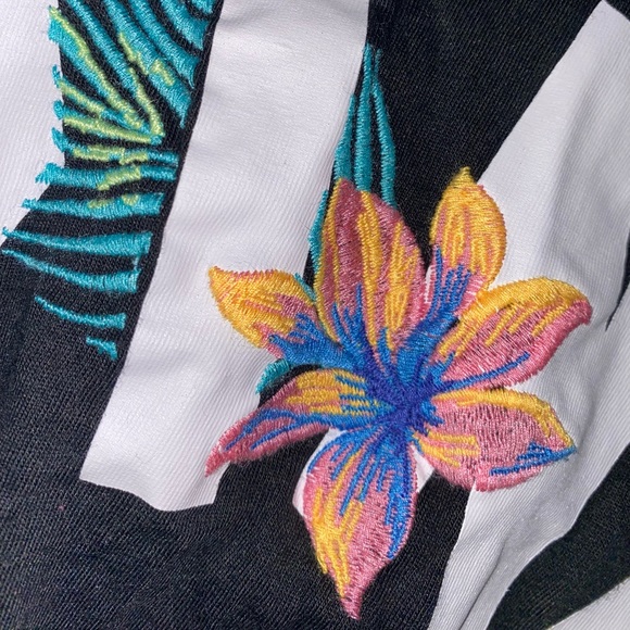 Limited Edition Pink Embroidered Crop Top - Picture 4 of 5